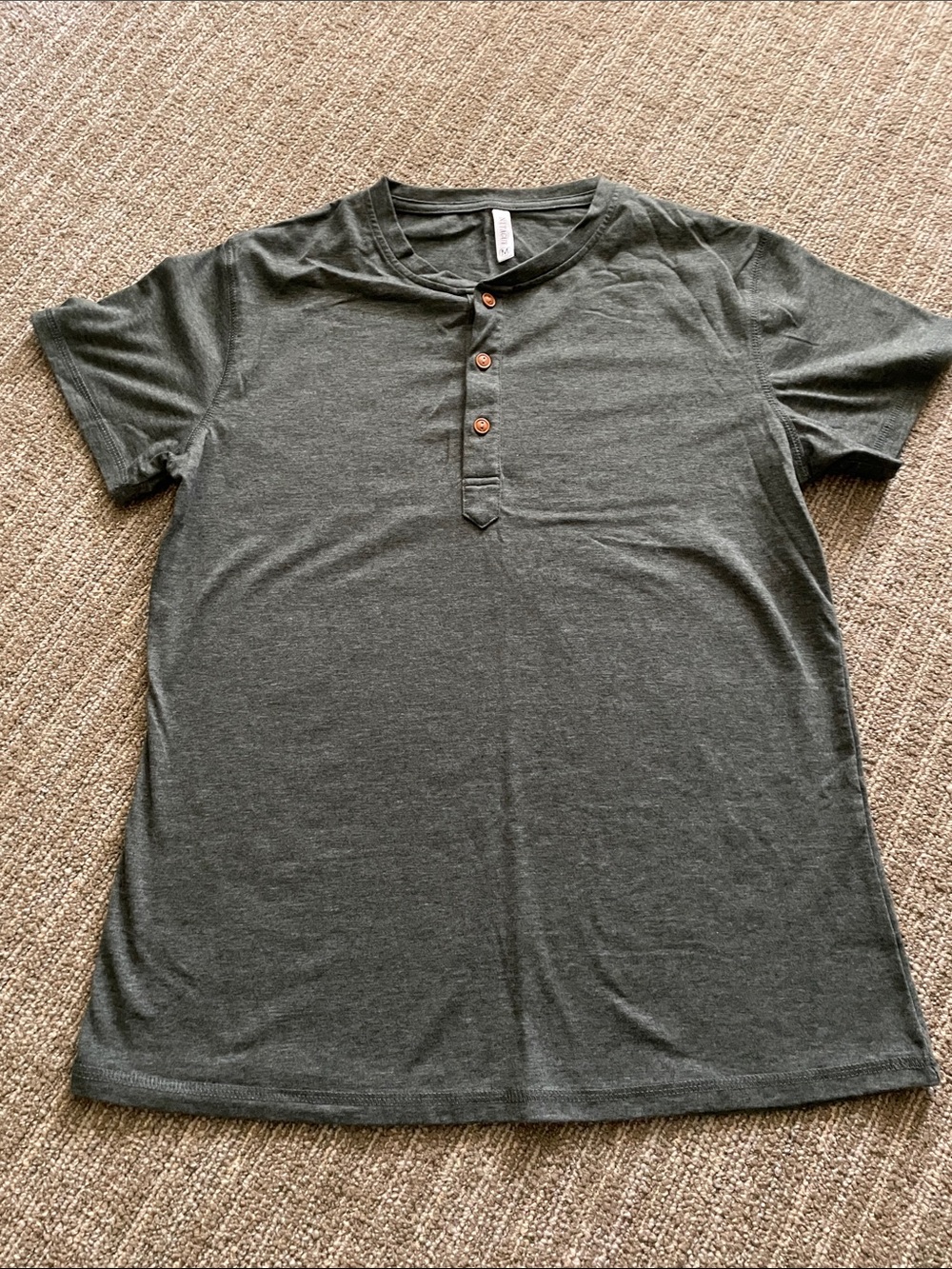 Short Sleeve Henley Shirt in Olive Green